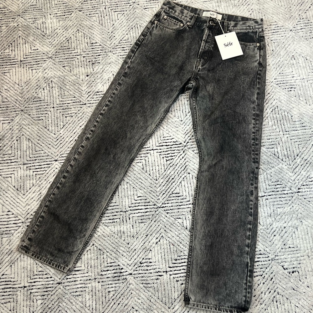 Séfr Straight-leg Jeans in a grey washed denim finish. Made in Italy 🇮🇹 - Picture 4 of 17